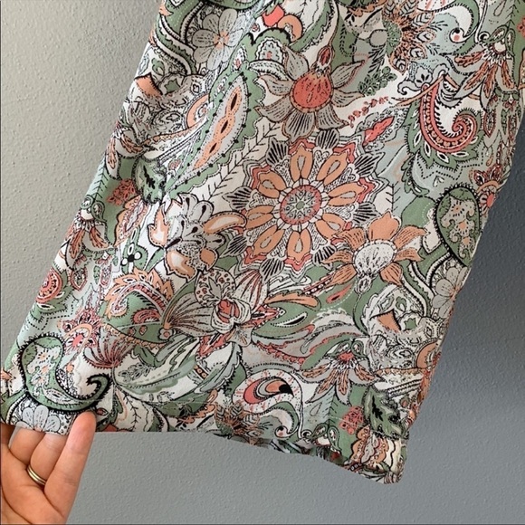 Cupcakes and Cashmere Gale Paisley Crop Jumpsuit - Picture 9 of 10